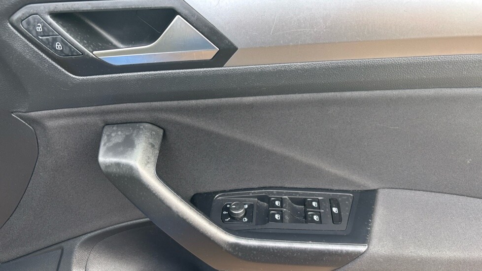 Used Volkswagen T-Roc 2022 for sale - 76078979: Photo 32