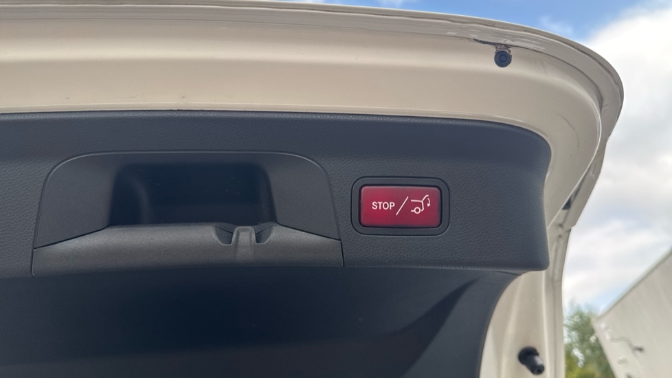 Used Mercedes-Benz GLC 2020 for sale - 76390108: Photo 23