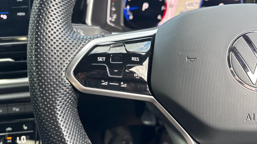 Used Volkswagen T-Roc 2022 for sale - 76487325: Photo 25