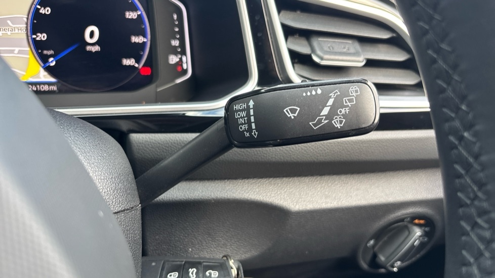 Used Volkswagen T-Roc 2022 for sale - 76487325: Photo 26