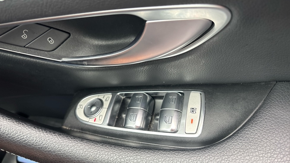 Used Mercedes-Benz E Class 2021 for sale - 75829194: Photo 32