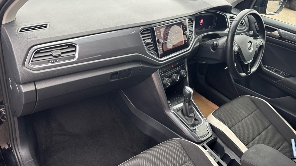 Used Volkswagen T-Roc 2021 for sale - 76523598: Photo 10