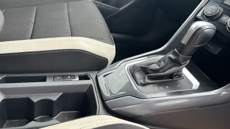 Used Volkswagen T-Roc 2021 for sale - 76523598: Photo 31