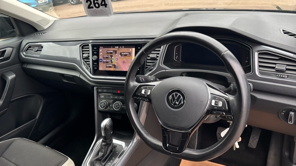 Used Volkswagen T-Roc 2021 for sale - 76523598: Photo 9