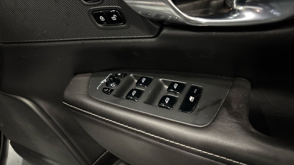 Used Volvo S90 2016 for sale - 76229266: Photo 32