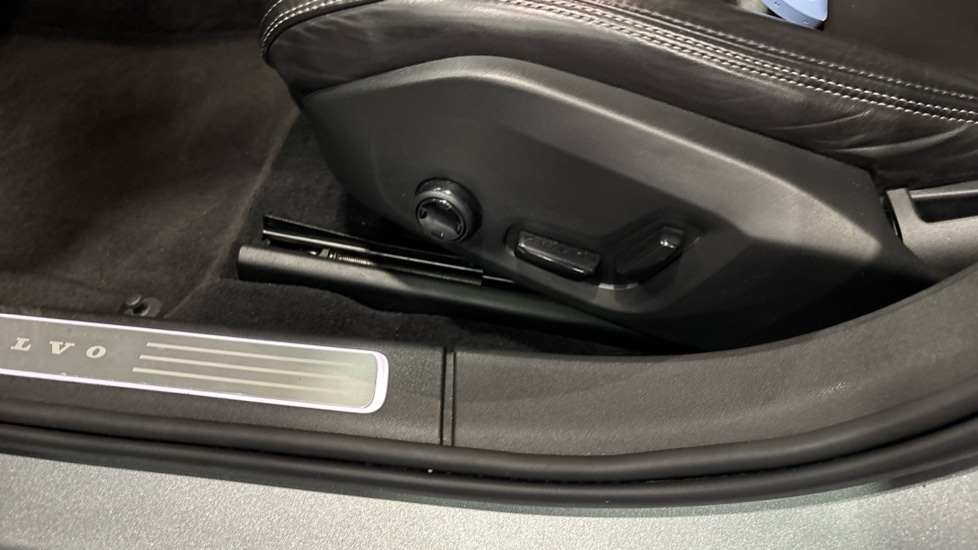 Used Volvo S90 2016 for sale - 76229266: Photo 46