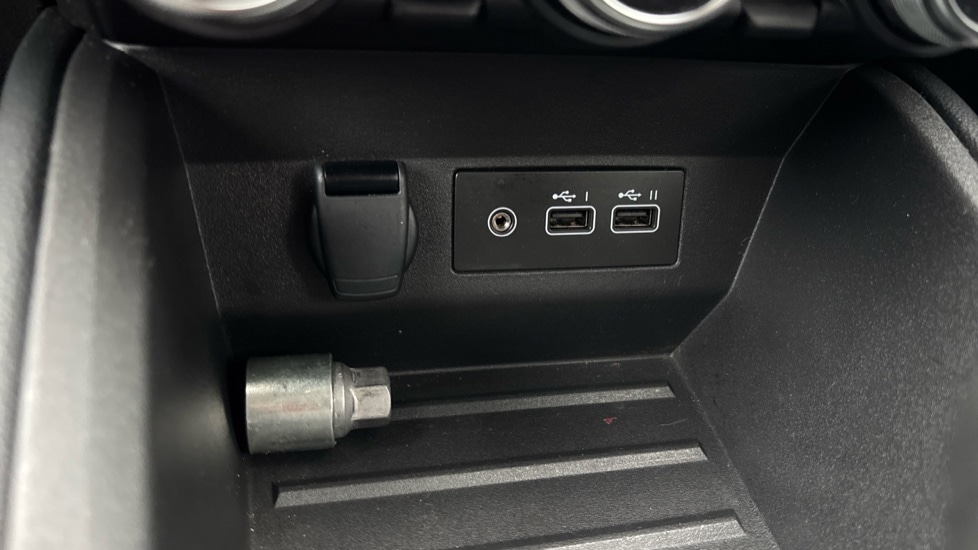 Used Renault Clio 2024 for sale - 76183942: Photo 36