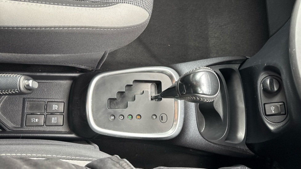 Used Toyota Yaris 2020 for sale - 76595278: Photo 30