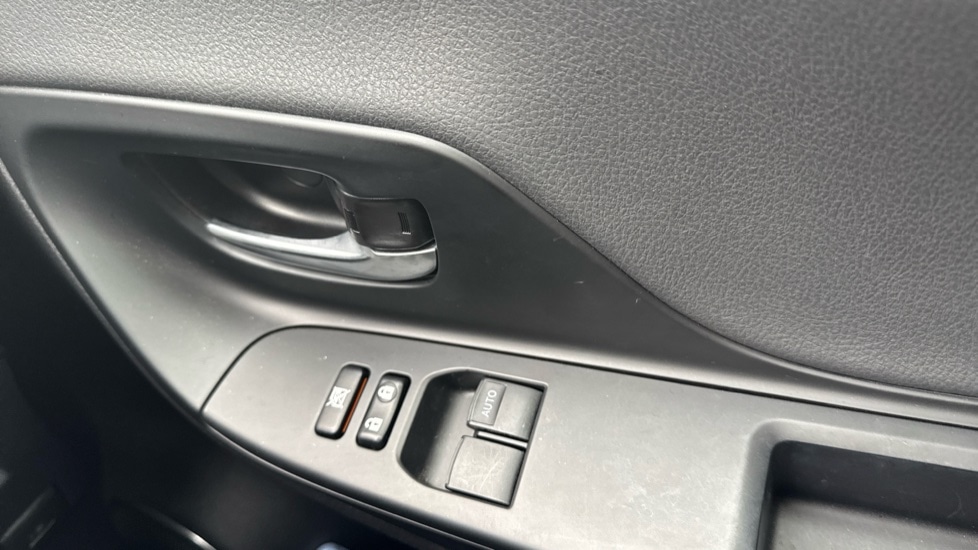 Used Toyota Yaris 2020 for sale - 76595278: Photo 32