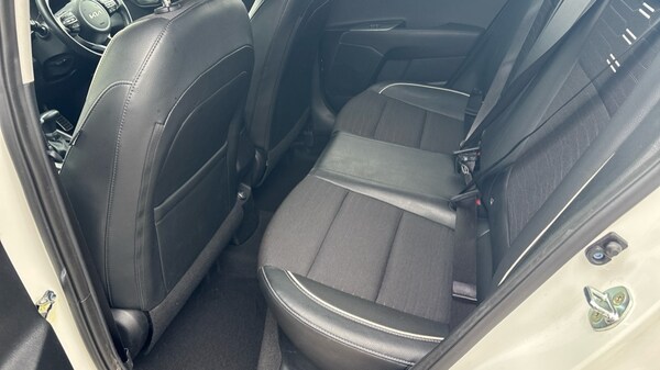 Used Kia Stonic 2022 for sale - 76124561: Photo 14