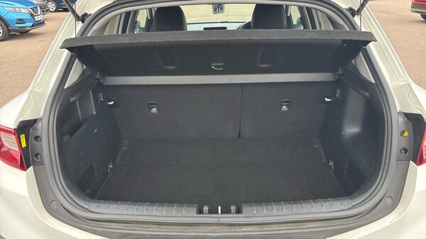 Used Kia Stonic 2022 for sale - 76124561: Photo 15