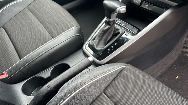 Used Kia Stonic 2022 for sale - 76124561: Photo 30
