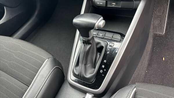 Used Kia Stonic 2022 for sale - 76124561: Photo 31