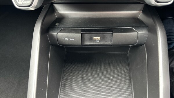 Used Kia Stonic 2022 for sale - 76124561: Photo 40