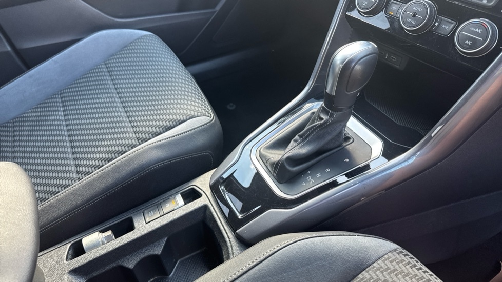 Used Volkswagen T-Roc 2021 for sale - 75992808: Photo 30