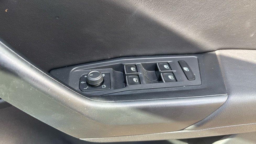 Used Volkswagen T-Roc 2021 for sale - 75992808: Photo 32