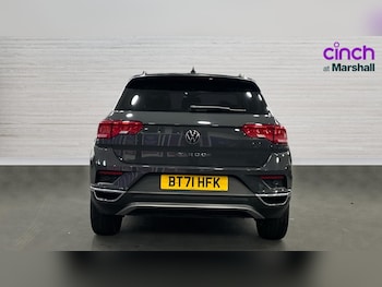 Used Volkswagen T-Roc 2022 for sale - 76826607: Photo