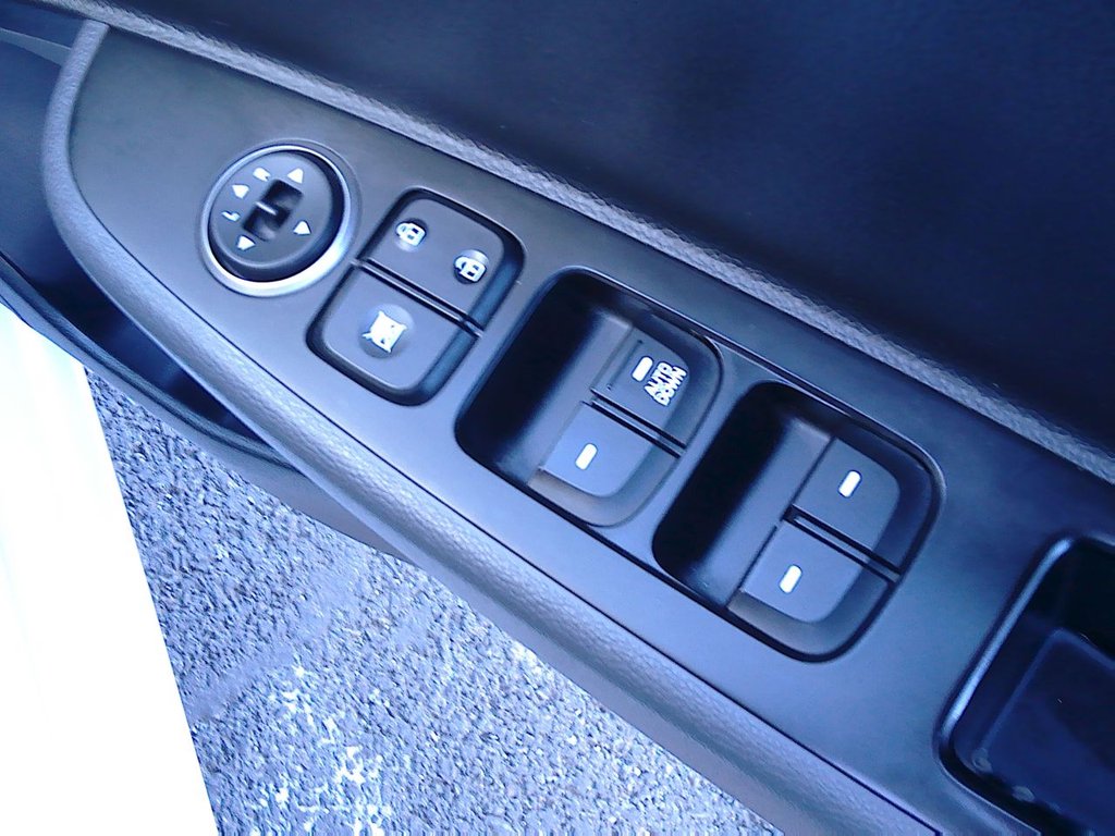 Used Hyundai i10 2018 for sale - 77904922: Photo 15