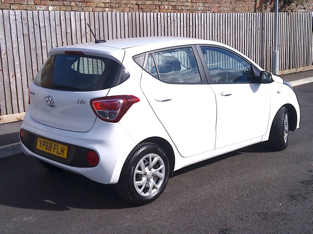 Used Hyundai i10 2018 for sale - 77904922: Photo 3
