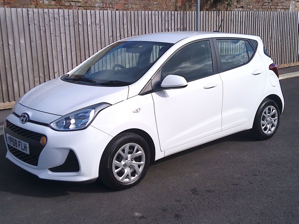 Used Hyundai i10 2018 for sale - 77904922: Photo 4