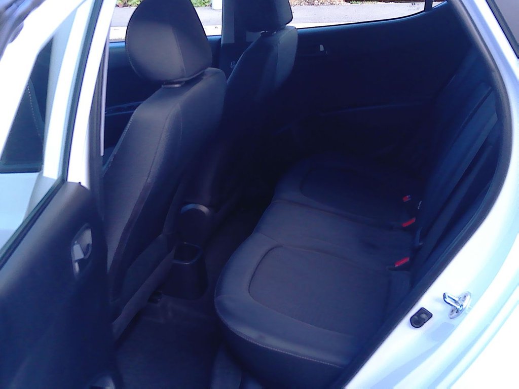 Used Hyundai i10 2018 for sale - 77904922: Photo 8