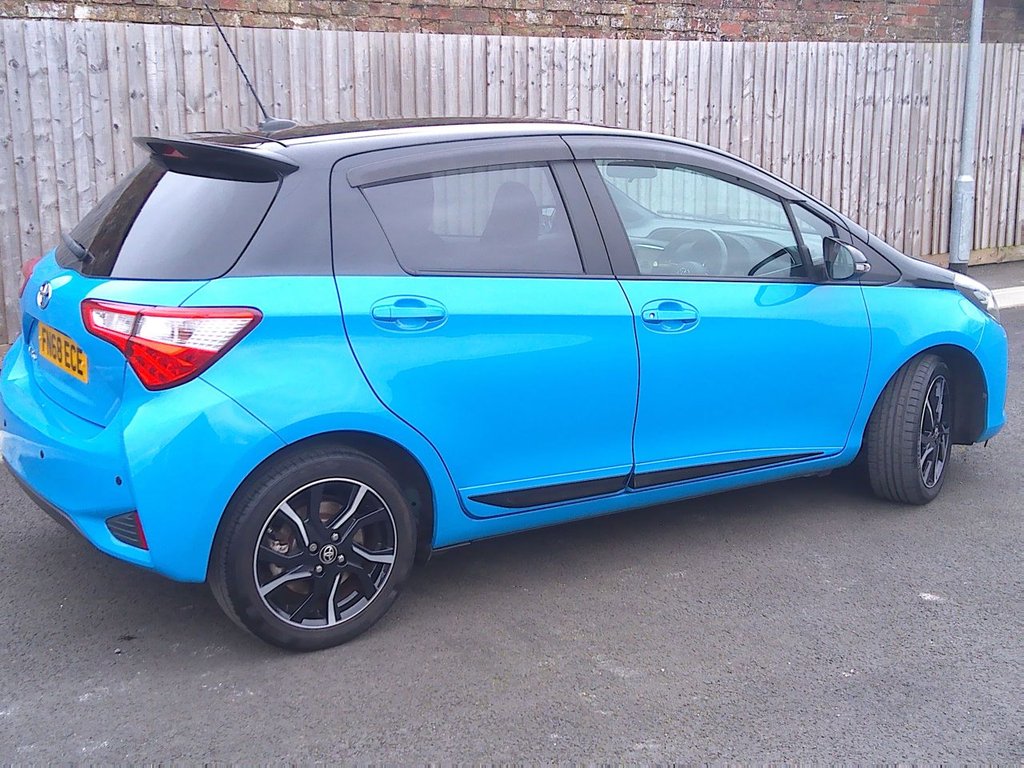 Used Toyota Yaris 2018 for sale - 77919542: Photo 3