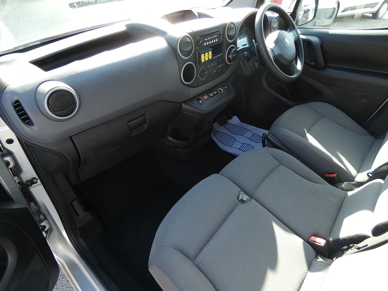 Used Peugeot Partner 2015 for sale - 77749171: Photo 11
