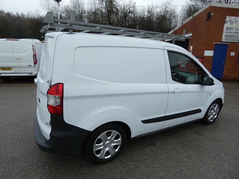 Used Ford Transit Courier 2015 for sale - 77528005: Photo 21