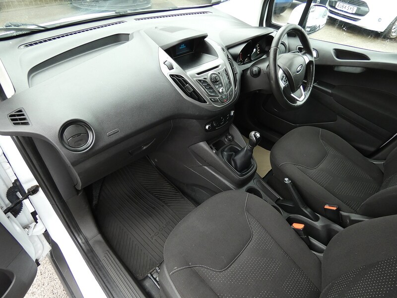 Used Ford Transit Courier 2015 for sale - 77528005: Photo 28
