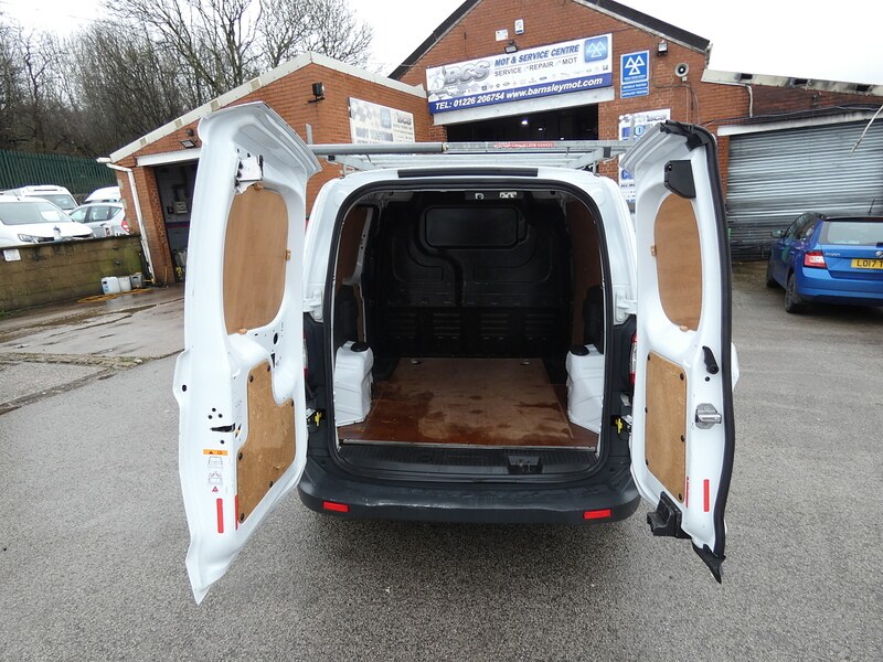 Used Ford Transit Courier 2015 for sale - 77528005: Photo 31