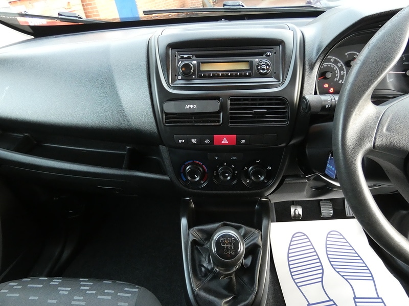 Used Vauxhall Combo 2017 for sale - 76346084: Photo 9