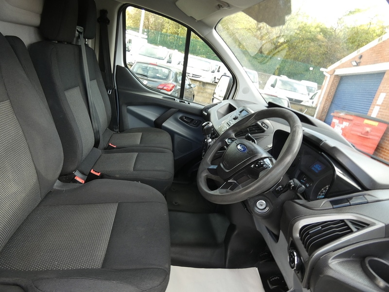 Used Ford Transit Custom 2017 for sale - 76352989: Photo 2