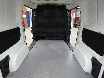 Used Nissan NV200 2015 for sale - 79072994: Photo
