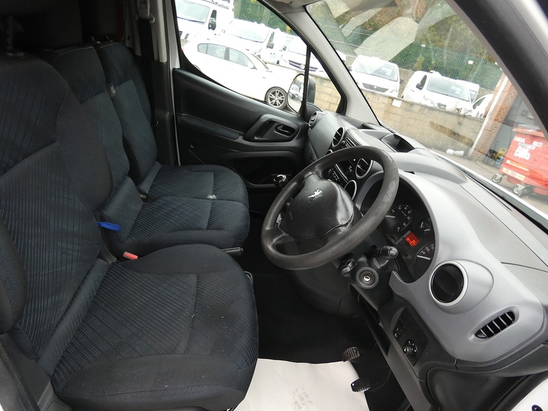 Used Peugeot Partner 2010 for sale - 76286222: Photo 2