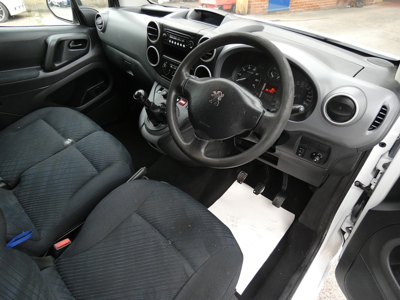 Used Peugeot Partner 2010 for sale - 76286222: Photo 23