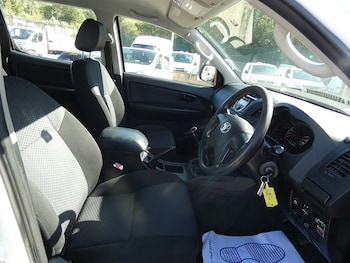 Used Toyota Hilux 2015 for sale - 75765720: Photo