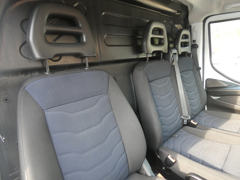 Used Iveco Daily 2018 for sale - 76736468: Photo 2