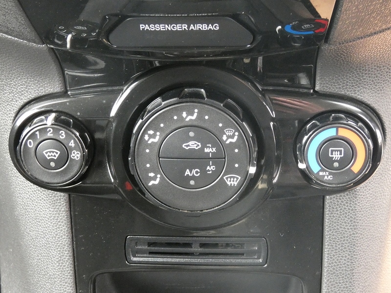 Used Ford Fiesta 2017 for sale - 77720640: Photo 11