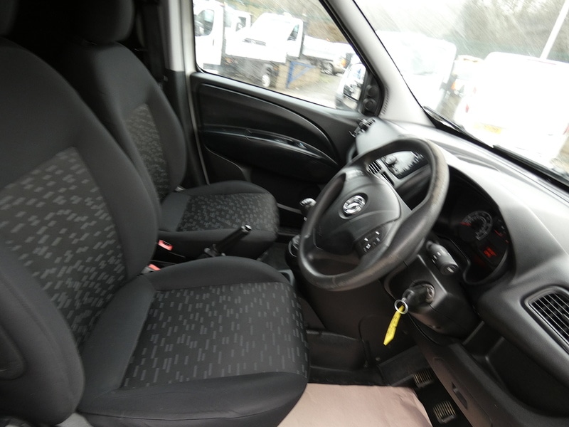 Used Vauxhall Combo 2014 for sale - 77528001: Photo 2
