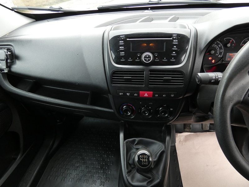 Used Vauxhall Combo 2014 for sale - 77528001: Photo 9