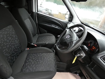 Used Vauxhall Combo 2016 for sale - 77418297: Photo