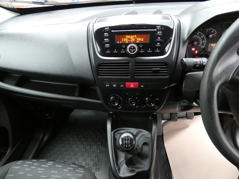 Used Vauxhall Combo 2016 for sale - 77418297: Photo 9