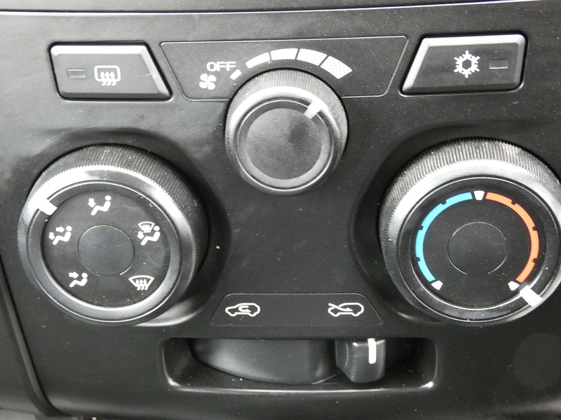 Used Isuzu D-Max 2018 for sale - 76286208: Photo 28