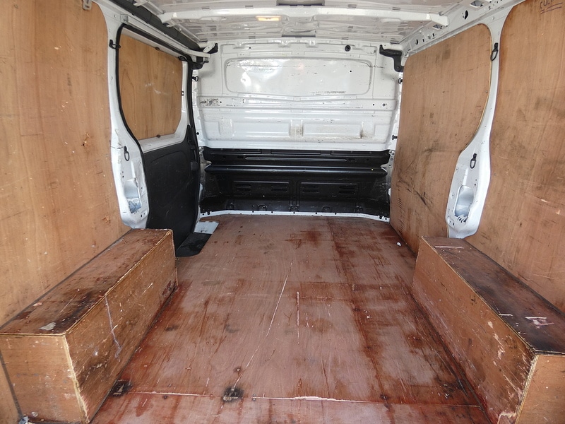 Used Vauxhall Vivaro 2015 for sale - 78040226: Photo 3