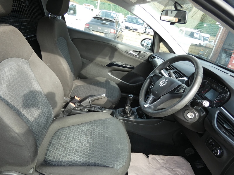 Used Vauxhall Corsa 2016 for sale - 77974522: Photo 2