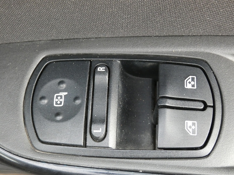 Used Vauxhall Corsa 2016 for sale - 77974522: Photo 24