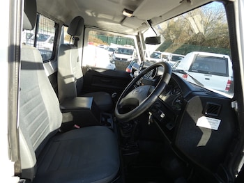 Used Land Rover Defender 130 2020 for sale - 76725200: Photo