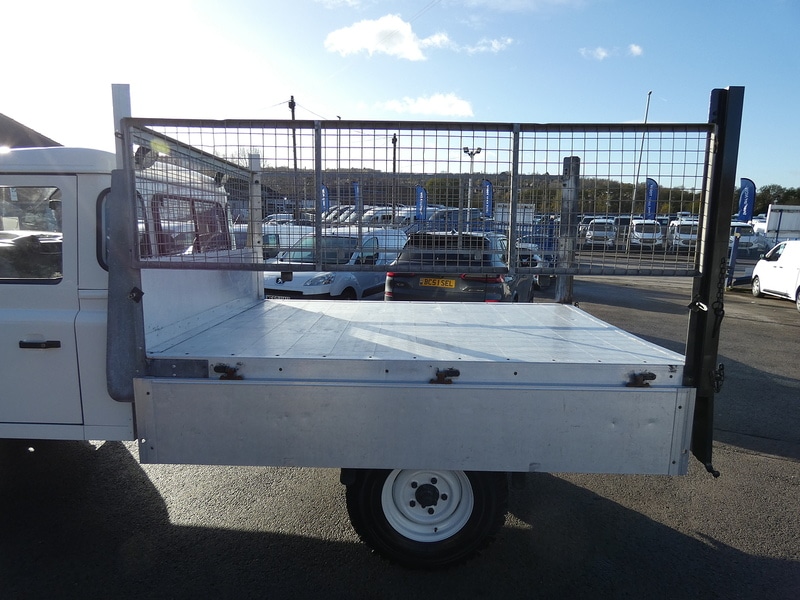 Used Land Rover Defender 130 2020 for sale - 76725200: Photo 32