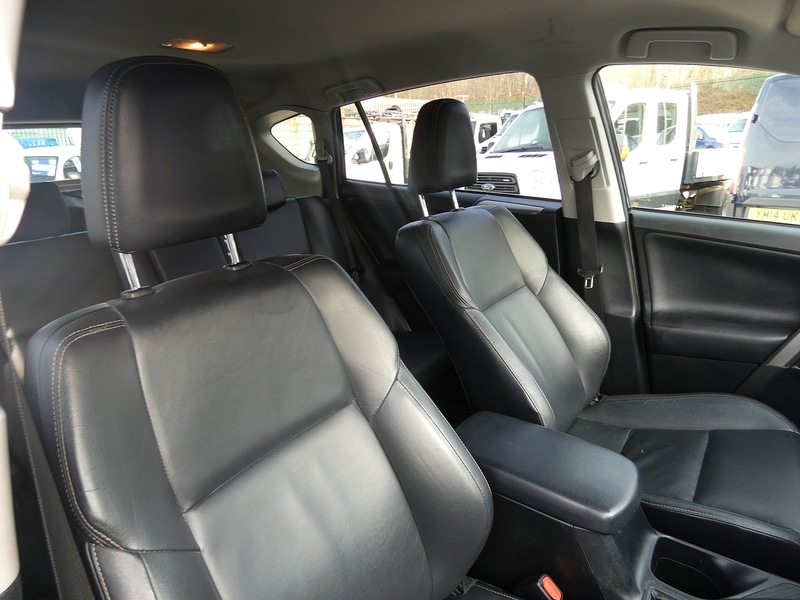 Used Toyota RAV4 2014 for sale - 77594900: Photo 24