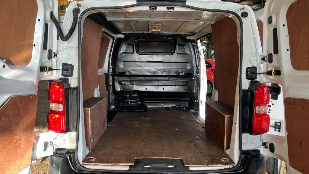 Used Peugeot e-Expert 2021 for sale - 76728329: Photo 11